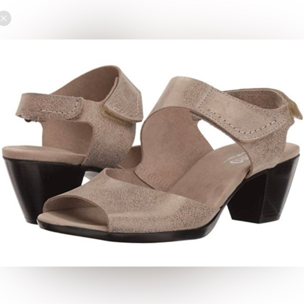 Munro Fabiano Metallic Heeled Sandals, Size 9.5